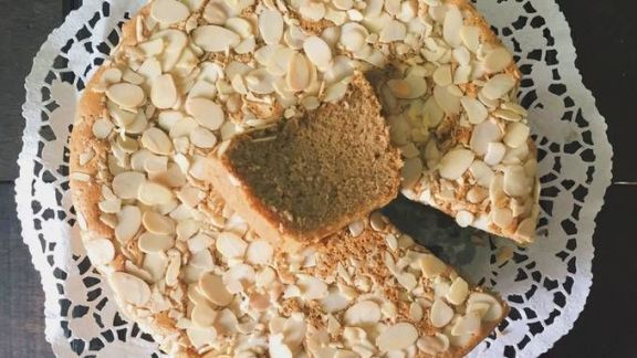 Resep White Coffee Cake, Lembut, Anti Bantet, Cuma Pakai Takaran Sendok