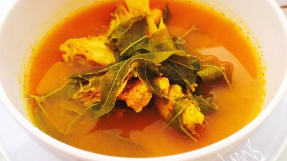 Resep Ayam Lempah Kuning Daun Kedondong, Bumbunya Mantul, Mudah Buatnya
