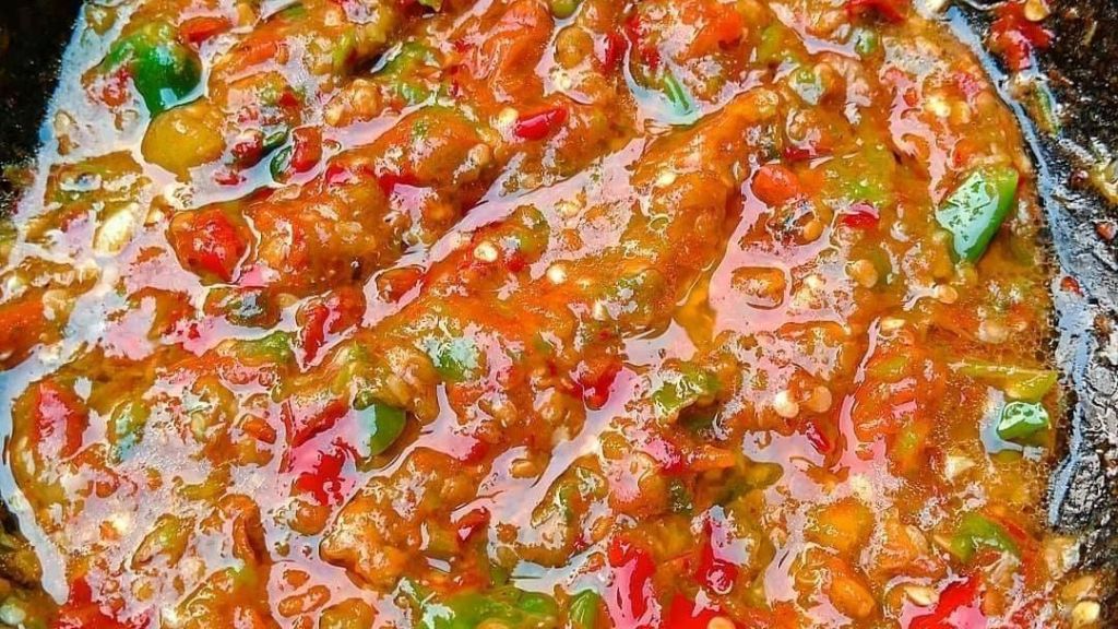 Cara Bikin Sambal Tomat Super Nyegerin untuk Cocolan Ayam Goreng, Nikmat Banget Moms!