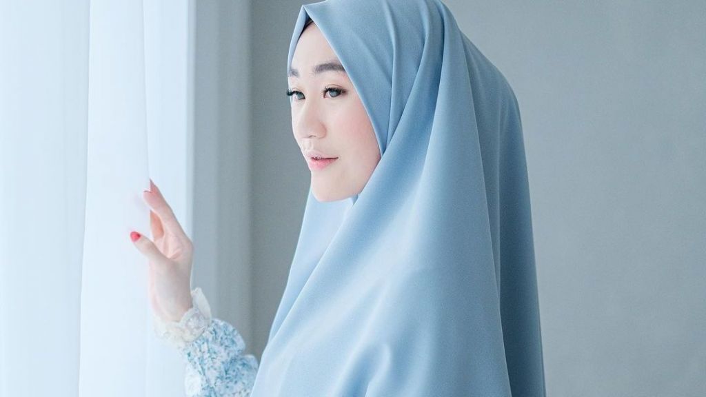 Jadi Panutan bagi Muslimah, Intip Profil Larissa Chou Mualaf Keturunan Tionghoa yang Dikabarkan Bakal Menikah dengan Rio Haryanto