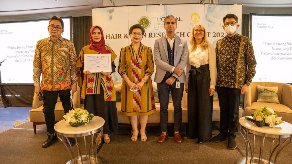 Dukung Peneliti Indonesia, Program Hair and Skin Research Grant 2022 Jadi Angin Baru Atasi Masalah Kulit dan Rambut di Indonesia