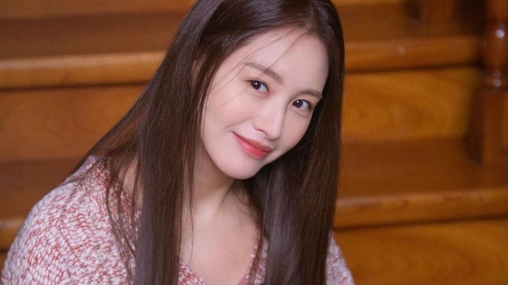 5 Fakta Aktris Kim Jae Kyung yang Sempat Dikabarkan Dekat dengan RM BTS, Akui Tertutup Soal Hubungan Percintaan