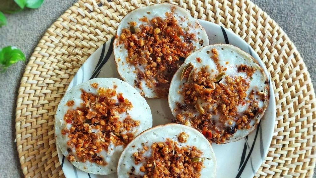 Trik Bikin Serabi Bandung Oncom, Sajikan Hangat Ketika Hujan Dijamin Nikmat Banget