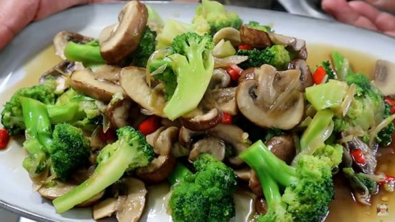 Resep Orak Arik Brokoli Saus Asam Manis, Praktis, Lezat, Yuk Recook!