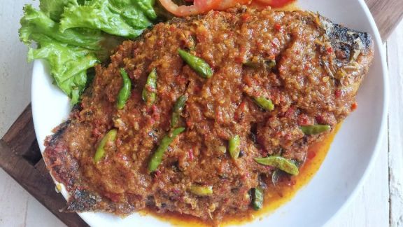 Resep Gurame Bumbu Rujak, Seger Banget Kaya Akan Rasa, Bikin Makan Nambah Berkali Kali