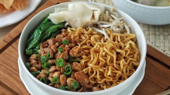 Resep Mie Yamin Ala Rumahan Rasanya Seenak Abang Gerobakan