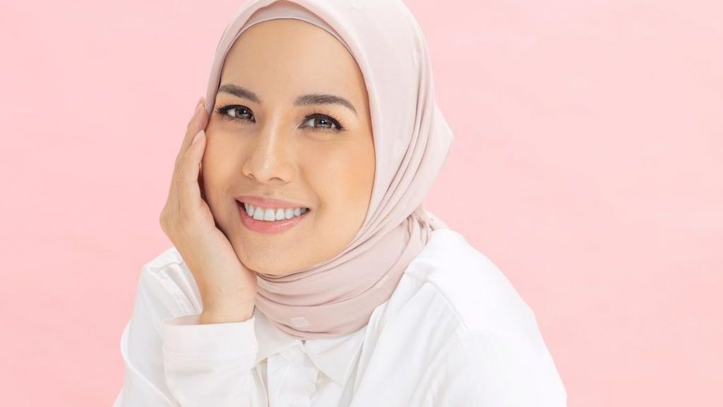 Disebut Bak Gadis Arab, Tya Ariestya Pamer Wajah Cantik Ala Bule di Medsos: Emang Boleh Secantik Itu?