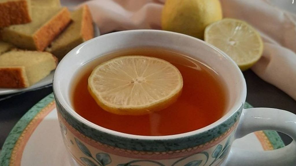 Trik Bikin Lemon Tea Gula Batu Hangat, Minum Ketika Hujan agar Tubuh Tetap Hangat