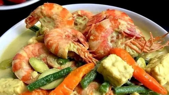 Cara Bikin Gulai Udang untuk Makan Siang Keluarga, Buatnya Mudah Rasanya Mewah Banget!