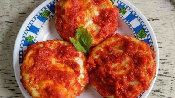 Resep Telur Ceplok Bumbu Merah, Gampang Buatnya, Sajikan dengan Nasi Hangat