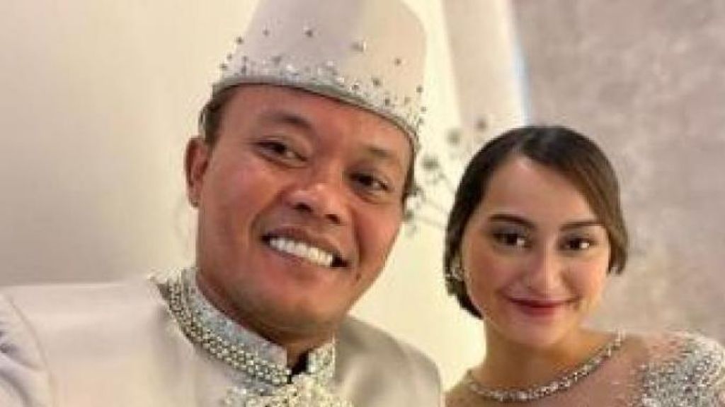 Lepas Status Duda, Sule Diduga Diam-Diam Menikah Lagi dengan Memes Prameswari Kedapatan Pakai Baju Pengantin: Happy Wedding