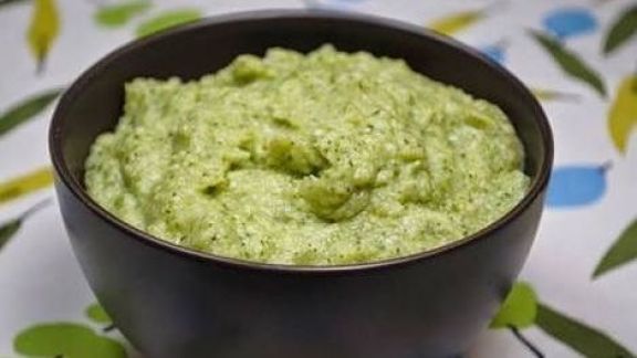 Trik Bikin Bubur Salmon Bayam, Kandungan Nutrisinya Tinggi Cocok untuk Sarapan Si Kecil