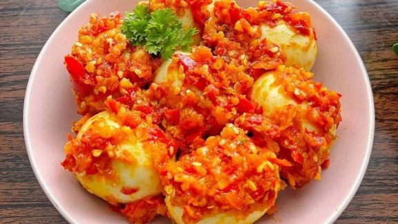 Trik Bikin Telur  Balado untuk Si Kecil, Gak Usah pakai Cabai Moms!