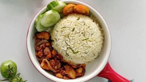 Resep Nasi Aroma, Super Praktis, Pas untuk Makan Anak Kosan