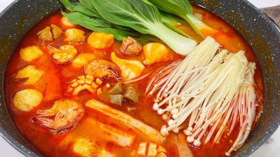 Resep Steamboat Kaldu Udang, Ekonomis, Praktis, Kuahnya Nyegerin Abis!