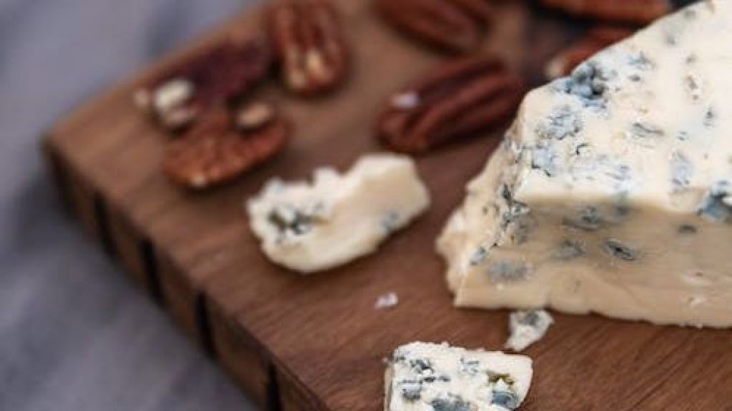 Jangan Ketipu dengan Baunya! Ini 7 Manfaat Blue Cheese yang Bagus untuk Kesehatan Jantung, Tertarik Konsumsi?