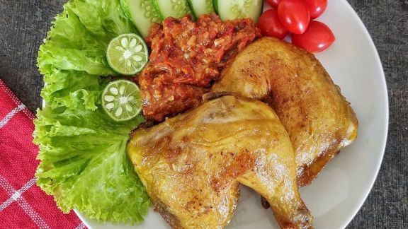 Resep Pecel Ayam Sederhana, Sajian Spesial yang Gampang Dibuat