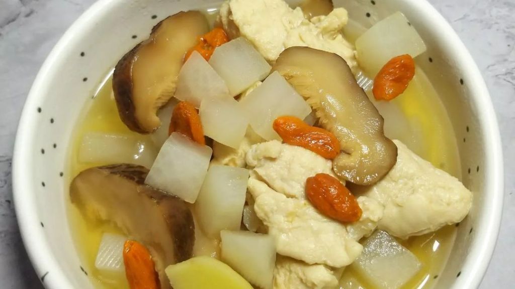 Cara Buat Sup Ayam Jahe Lobak, Kuahnya Segar Bisa Hangatkan Tubuh Si Kecil