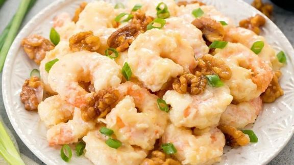 Bisa Jadi Comfort Food! Moms Cuss Masak Udang Mayonaise Kesukaan Anak-anak, Creamy dan Gurih Banget Lho, Awas Bikin Nasi Langsung Habis!