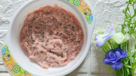 Resep Bubur Bayam Merah Lengkap Kandungan Nutrisi, Cocok untuk Sarapan Si Kecil
