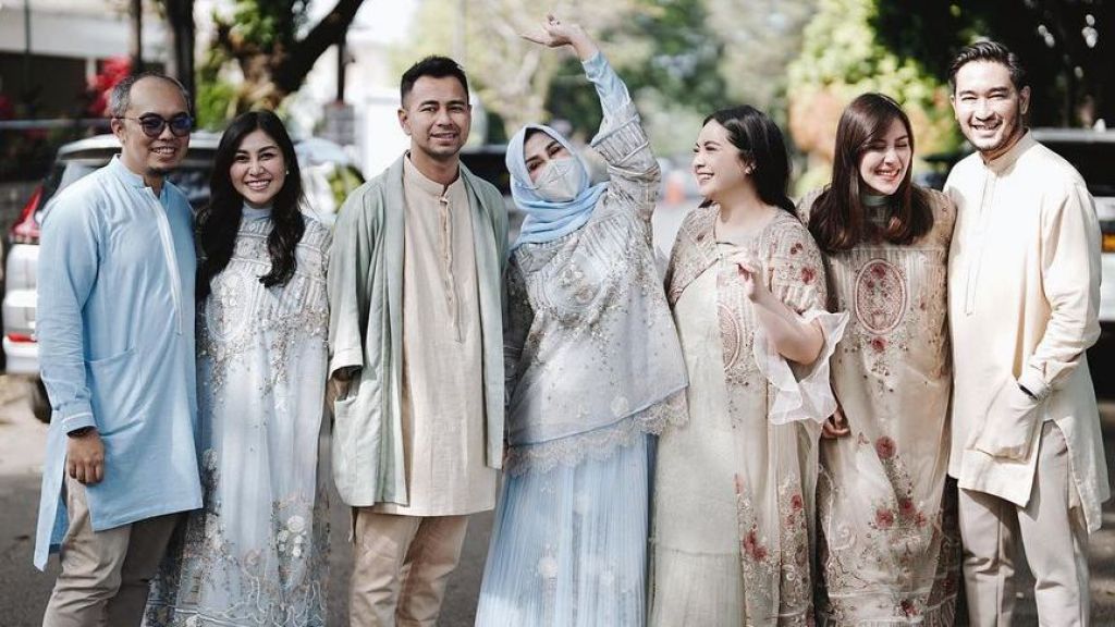 Posting Saat Ibadah Haji, Nisya Ahmad Kena Tegur Netizen, Ada Apa?