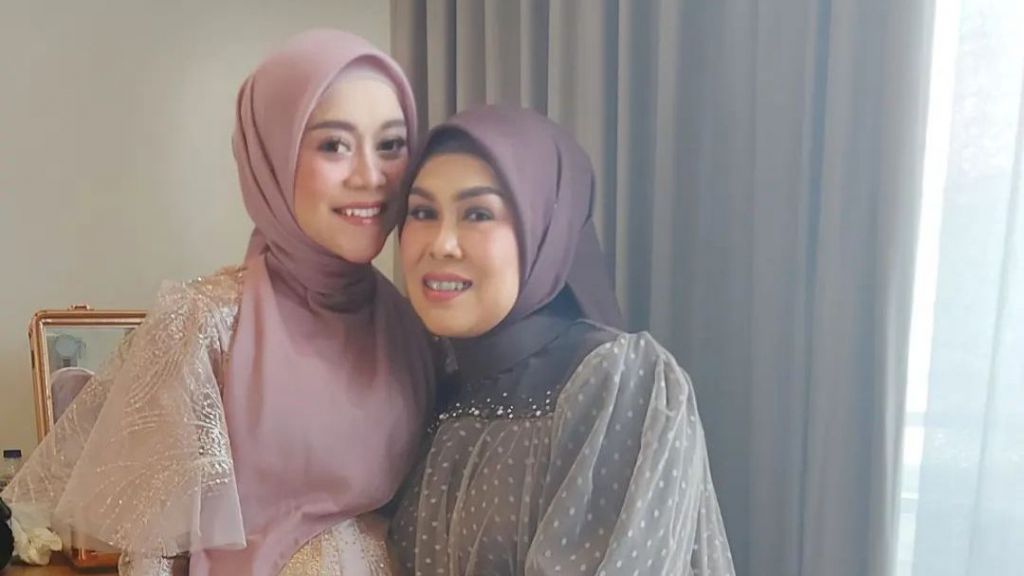 Ibu Lesti Kejora Terlihat Kian Ceria, Ayah Rizky Billar Justru Kena Sentil: yang Ono Sibuk Pamer BPKB