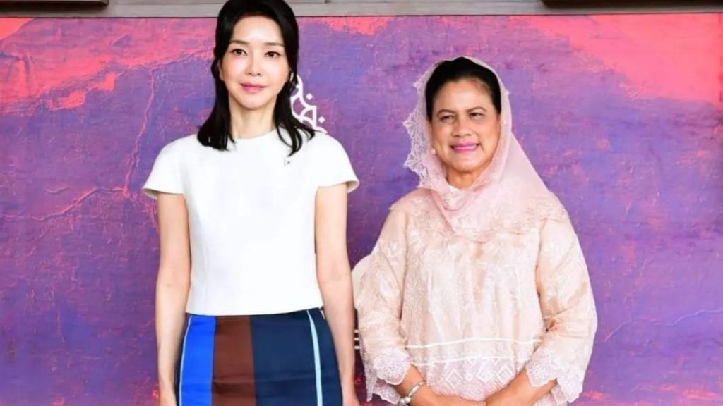 Viral Potret Kebersamaan Ibu Iriana Jokowi dan Ibu Negara Korea Selatan Kim Keon Hee Malah Jadi Bahan Cibiran: Gak Ada Akhlak!