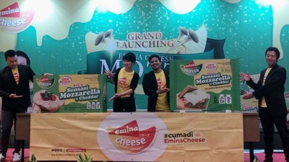 Anti Alot dan Tetap Gurih, Sensasi Paduan Cheddar dan Mozzarella Dalam Emina Cheese Mozza, Melelehnya Bikin Nagih!