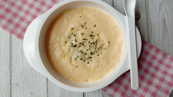 Cara Bikin Bubur Telur Bebek Wortel untuk Si Kecil, Menu Sarapan Sehat yang Buatnya Simpel Banget
