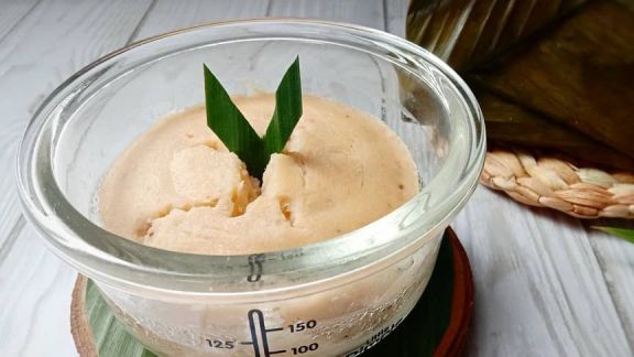 Cara Simpel Bikin Kue Barongko Pakai Telur, Cukup Tiga Langkah!