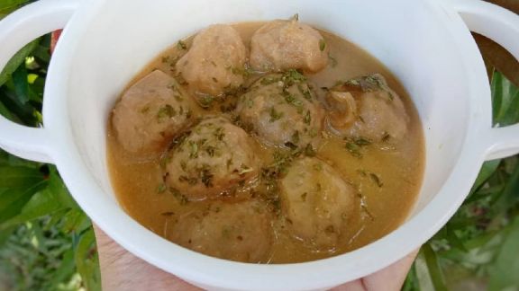 Cara Bikin Bakso Kuah Santan Tinggi Kalori, Pejuang BB Anak Wajib Recook!