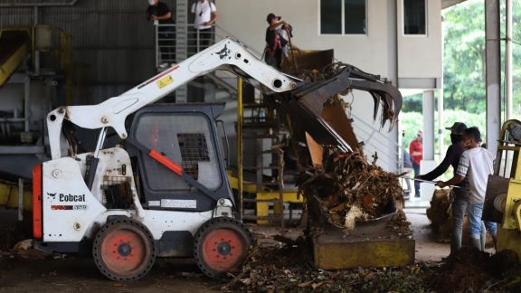 Bantu Kudus Kurangi Timbunan Sampah, Bakti Lingkungan Djarum Foundation Ubah Sampah Organik Jadi Pupuk Kompos: Sehari Hasilkan 50 Ton