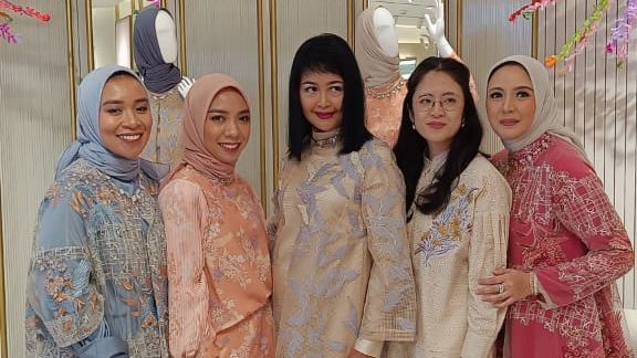 Kolaborasi, Kami. First x Sarah Sofyan Usung Motif Batik Jakarta Lewat 'Sloka Collection'