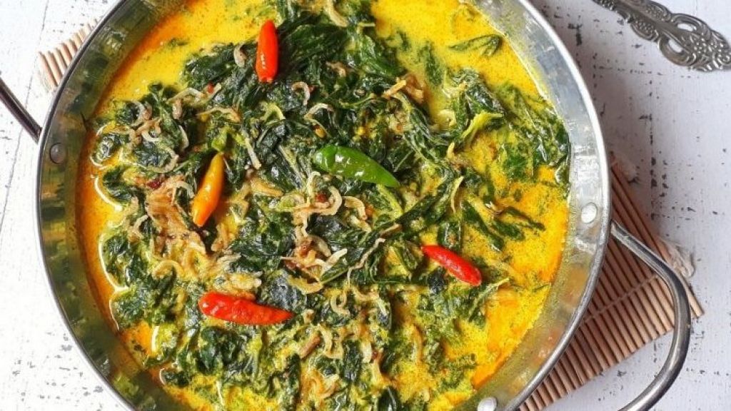 Resep Sayur Santan Daun Pepaya Gurih Enggak Pahit Menggiurkan