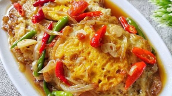 Resep Telur Ceplok Kuah Kecap, Sederhana, Makan dengan Nasi Anget Maknyus Banget!