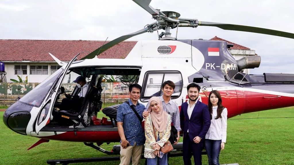 Bantu Korban Cianjur, Lesti Kejora dan Rizky Billar Naik Helikopter Bareng Rudy Salim Dicibir Warganet: Nganter Pembantu Pulang Kampung!