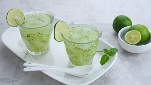 Resep Es Jeruk Nipis Nata De Coco, Asem Segar, Melegakan Tenggorokan