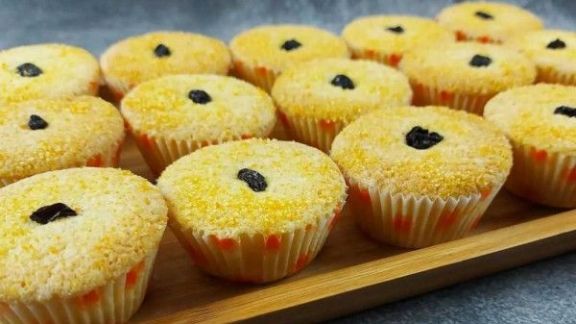 Resep Bolu Kelapa, Gurih, Anti Bantet, Takarannya Pas!
