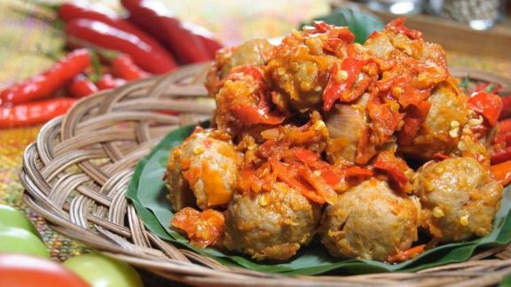 Resep 15 Menit! Bakso Goreng Masak Cabe, Super Praktis, Bisa Buat 3 Kali Makan