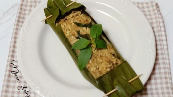 Cara Bikin Nasi Kukus Ikan Kembung, Pakai Daun Pisang Aromanya Pasti Menggugah Selera