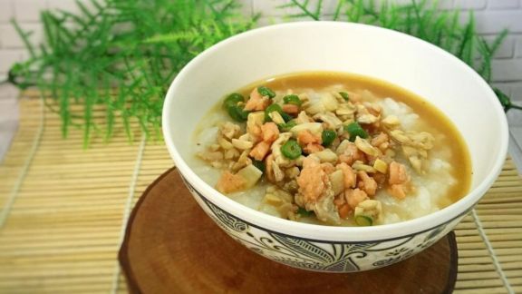 Cara Buat Nasi Tim Salmon yang Mudah, Sehat, Bergizi untuk MPASI Anak Usia 7 Bulan