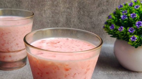 Resep Es Lumut Nata de Coco, Manisnya Nyegerin Tenggorokan