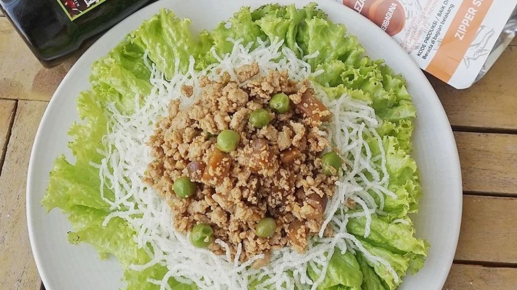 Resep Selada Ayam Soun Goreng, Teksturnya Krispi, Bumbu Ayamnya Meresap Banget
