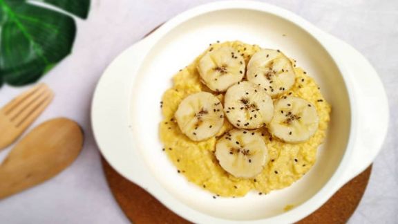 Trik Bikin Oatmeal Telur Keju Super Mudah, Sajikan dengan Pisang Sebagai Topping Makin Lezat