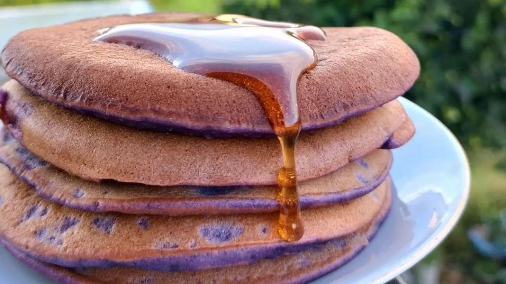 Trik Bikin Pancake Pakai Ubi Ungu, Tetap Nikmat Meski Murah Meriah