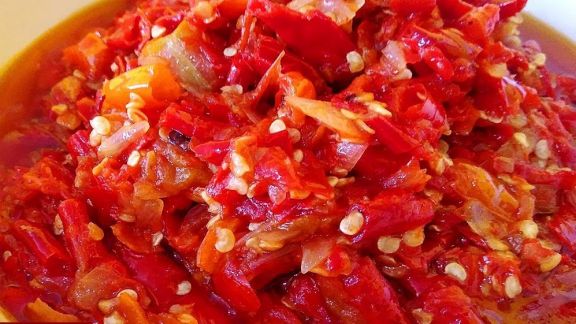 Resep Sambal Merah Padang, Pedas Nikmat, Sajikan dengan Ayam Bakar