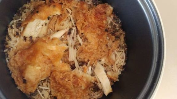 Resep Nasi Ayam Rice Cooker, Cocok untuk Anak Kosan yang Gak Mau Ribet