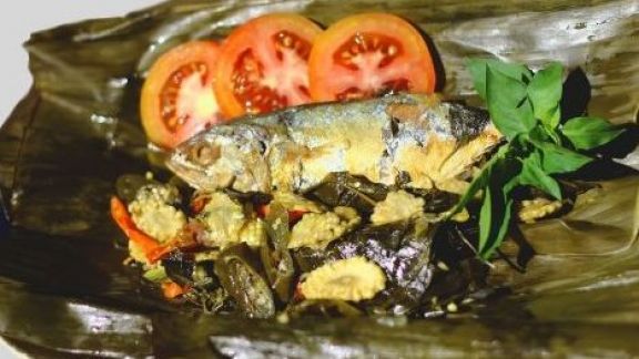 Resep Pepes Ikan Asin Daun Singkong Khas Minang, Rasanya Uenak Pol, Bikin Nasi Habis Tak Tersisa