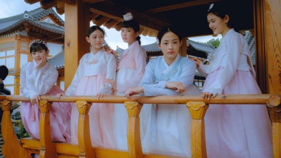Akun Instagram NewJeans Mendadak Diserang Netizen Tiongkok Gegara Promosikan Kertas Tradisional Korea 'Hanji'
