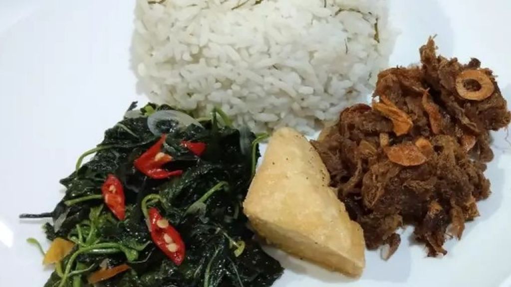Resep Daging Suwir dan Tumis Bayam, Inspirasi untuk Lauk Makan Siang yang Lezat